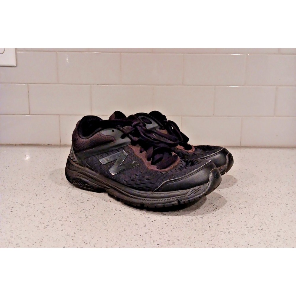 New Balance 847 V4 Black Athletic Walking Shoes Sneakers Womens Size7 2E Wide